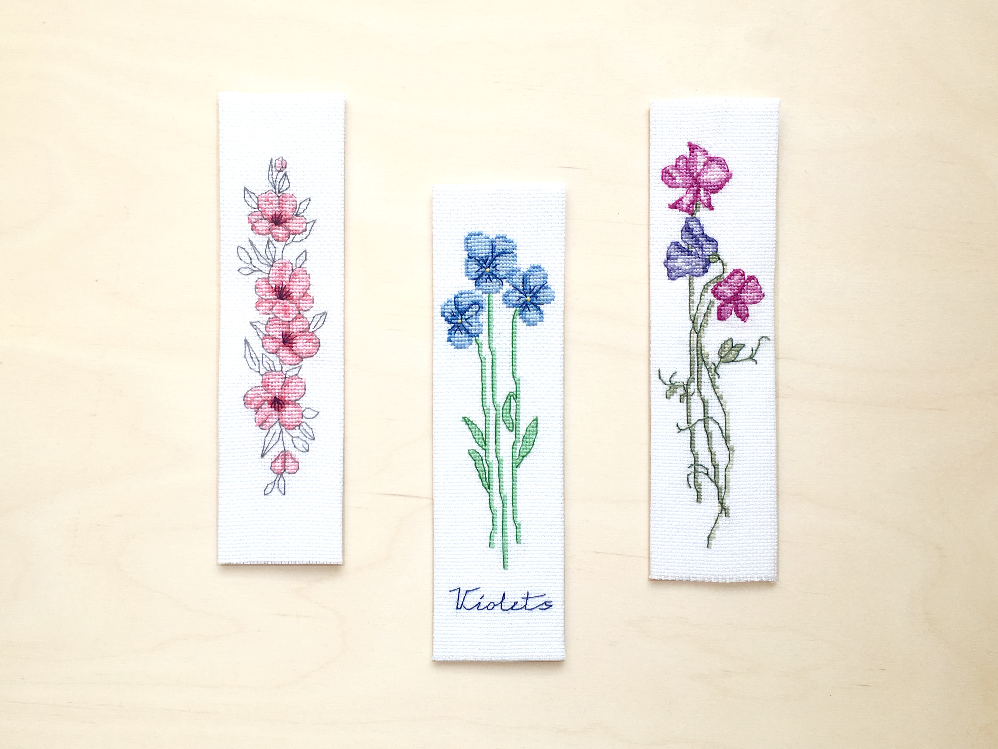 haftowane zakładki z NotiCrossStitch haftowane zakładki z NotiCrossStitch